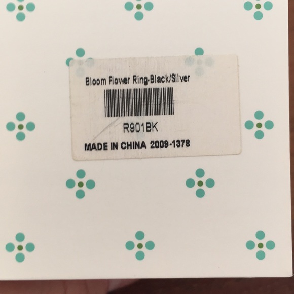 Stella & Dot Bloom Flower ring silver black - Picture 5 of 5